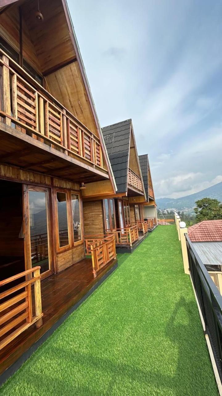 Pojok Kahyangan Homestay And Cabin Kejajar 外观 照片